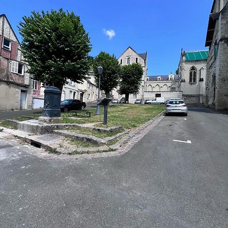 Le Badebec, Appt Dans Maison Typique Avec Jardin Prive Chinon Bagian luar foto